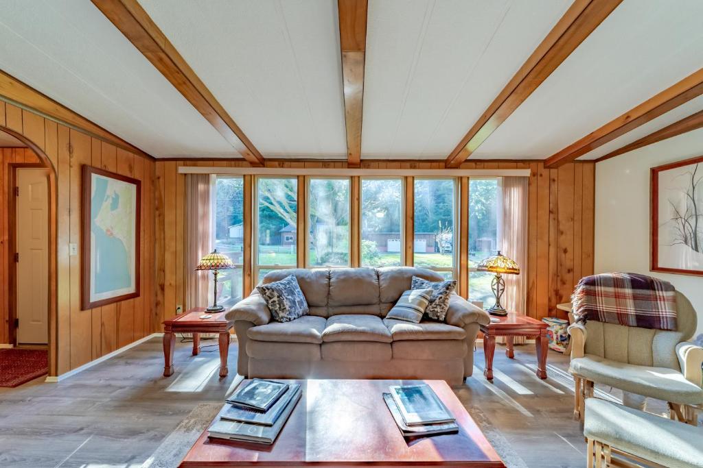 Redwood Coast River House photo 3