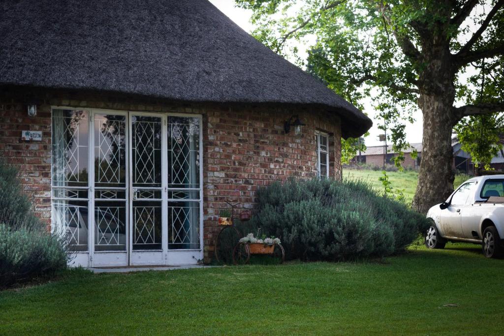 Suikerbosskuur Rondavel & Chalet photo 2