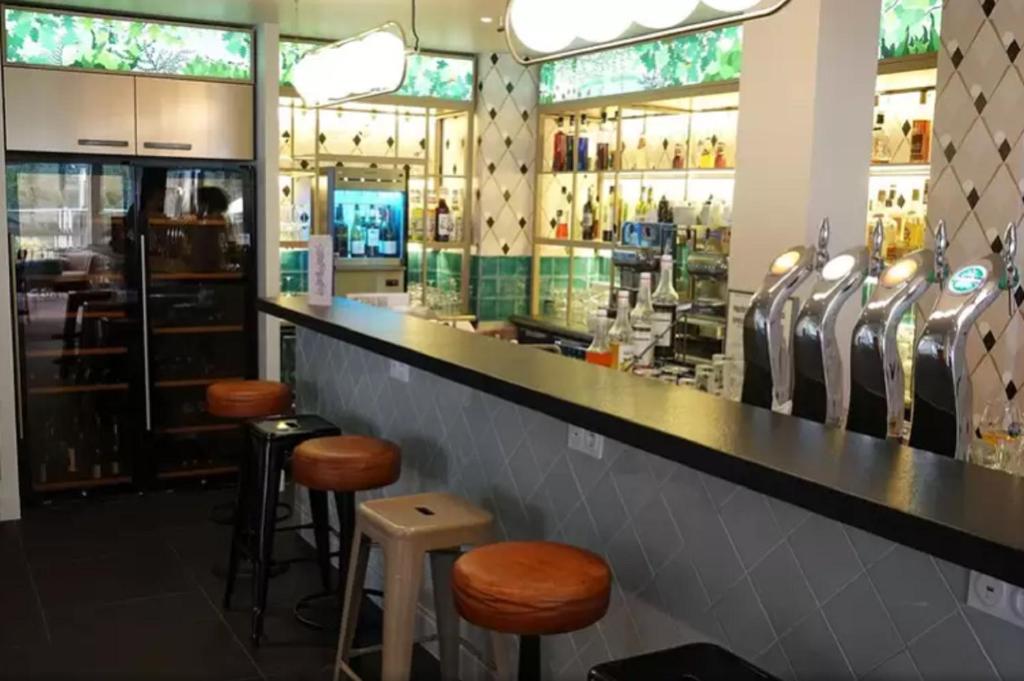 F&B
