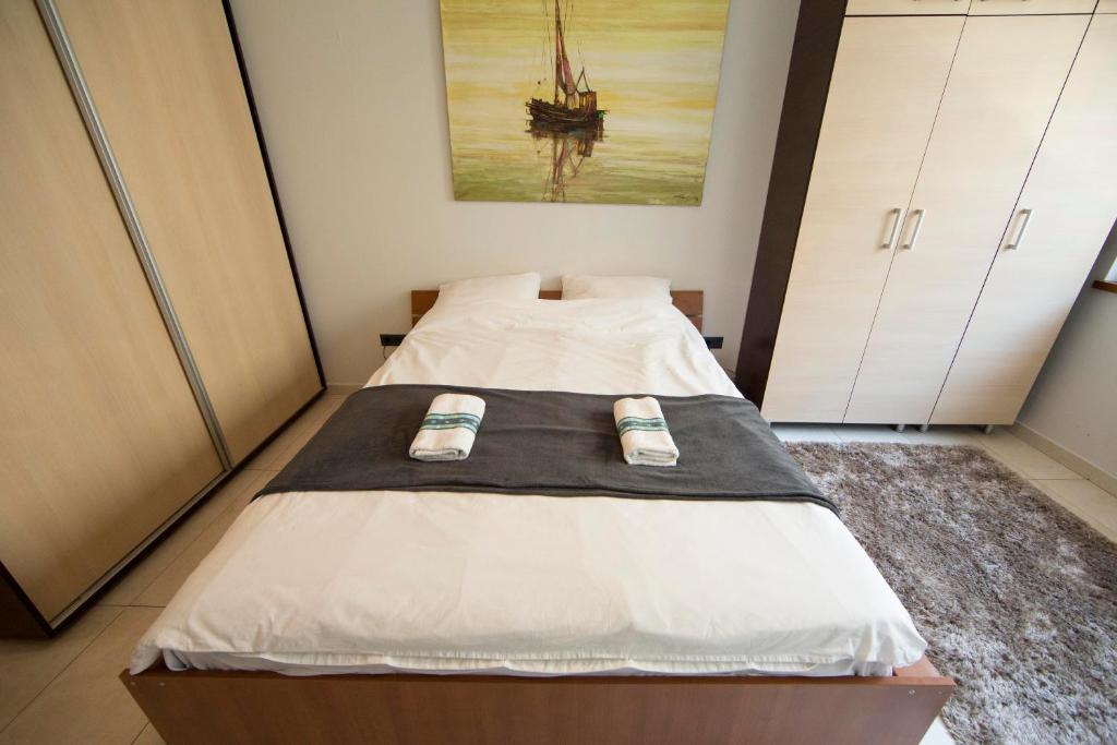 Апартаменты (Апартаменты Делюкс), Ahoy Luxury Apartment