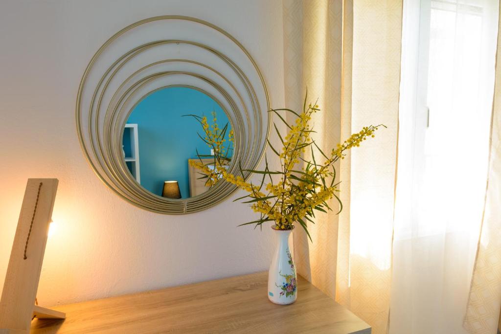 Margarita's Seafront Luxury Apartment photo 3