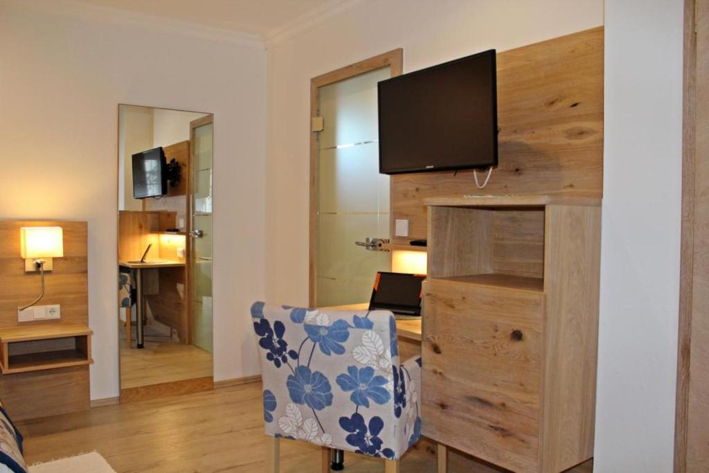 Hotel Falkenseer Hof photo 2