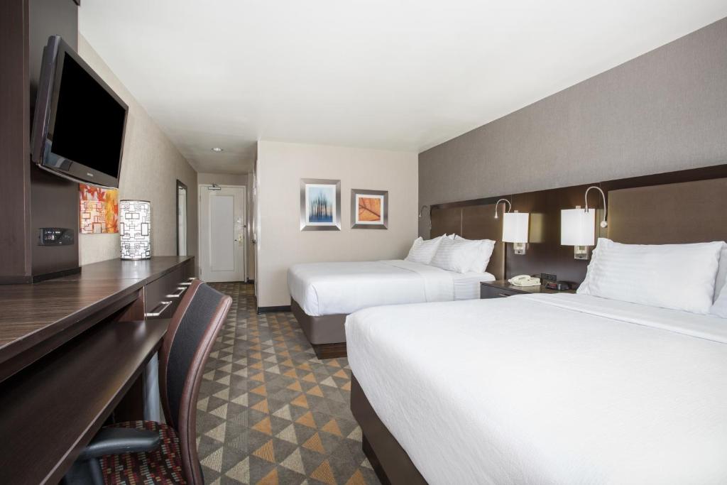 Holiday Inn Colorado Springs - Airport, an IHG Hotel photo 2