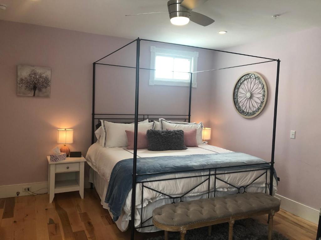 Luxurious Private Suites in Downtown Charleston image