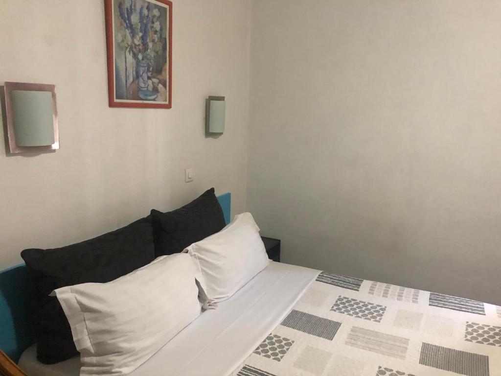 Двухместный (Стандартный двухместный номер с 1 кроватью), Hotel Chevallier