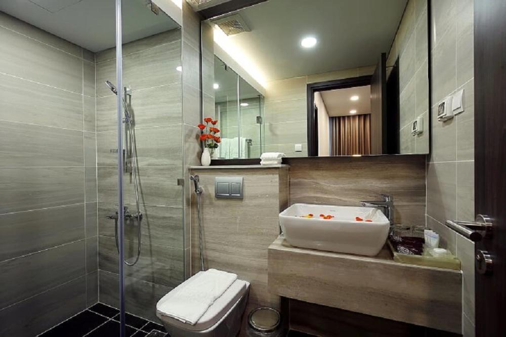 Сьюит (Deluxe King Suite with Landmark 81 view), Aurora Western Village