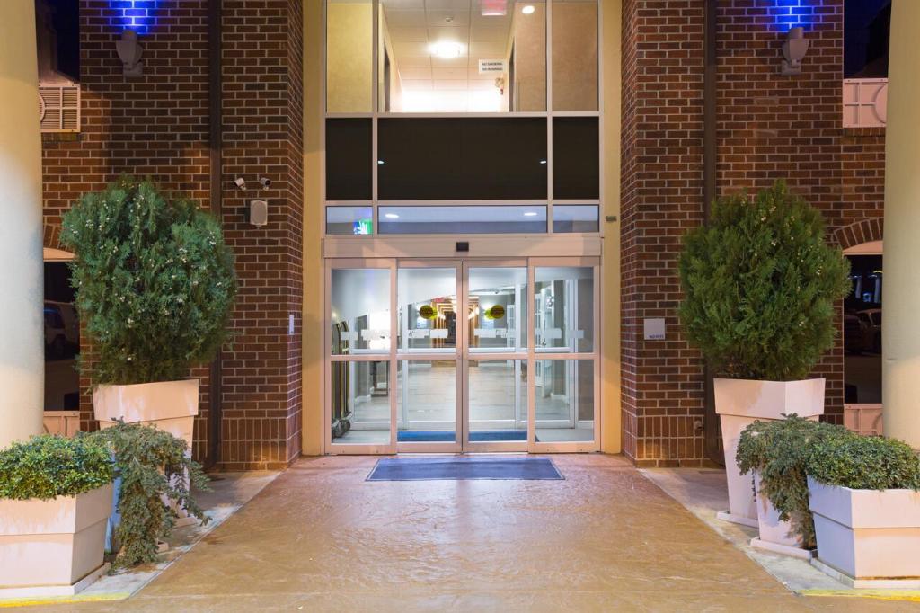 Holiday Inn Express Minden, an IHG Hotel photo 3