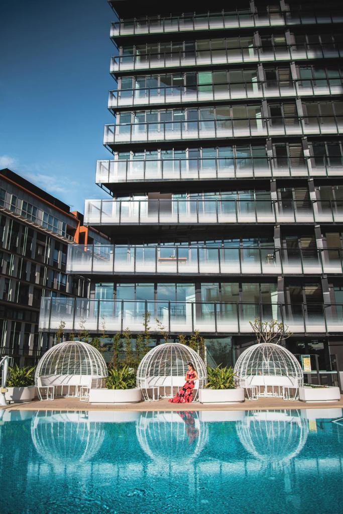 SKYE Suites Green Square photo 3