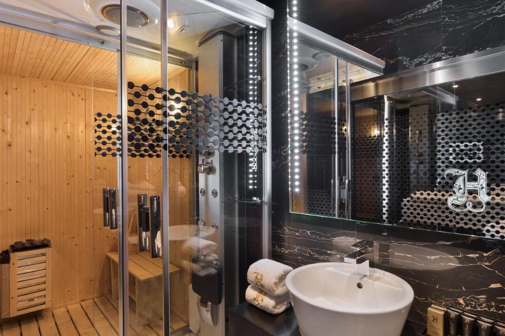 Hugo's Boutique Hotel - Adults Only photo 3