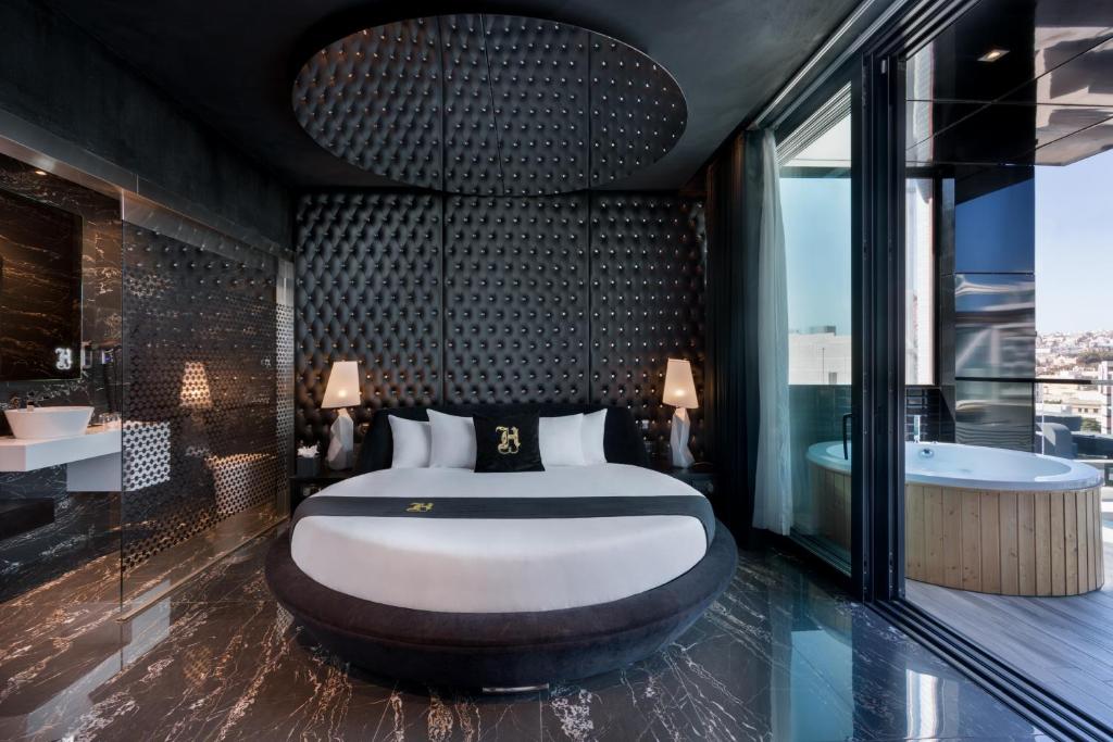 Hugo's Boutique Hotel - Adults Only photo 2