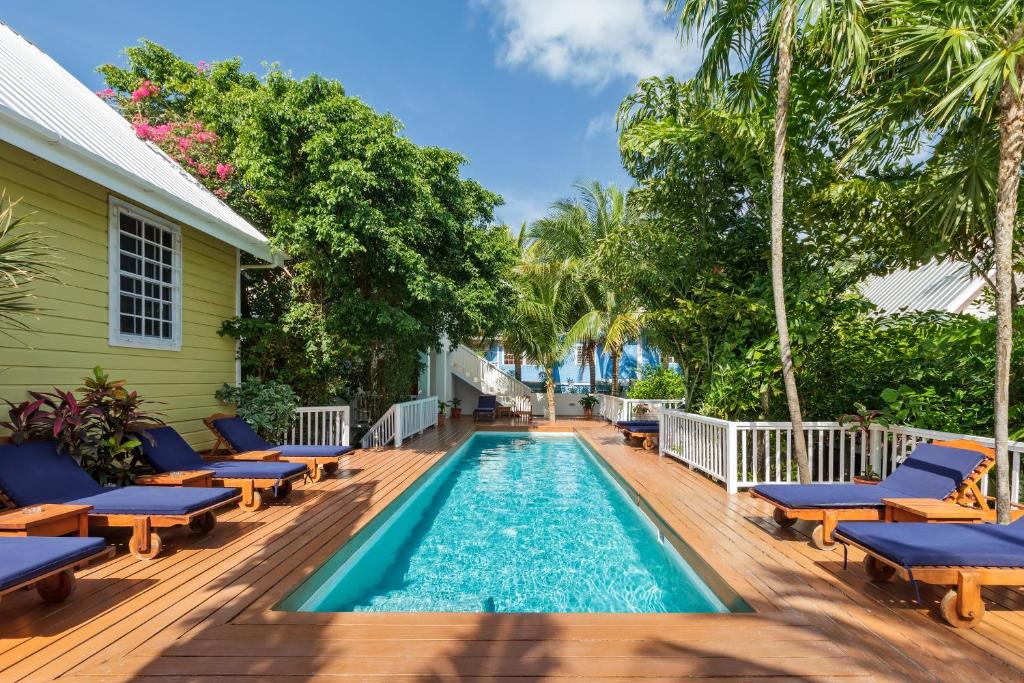 Weezie's Ocean Front Hotel and Garden Cottages photo 4
