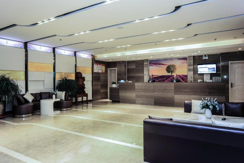 Lavande Hotel Alxa Zuoqi Tullict South Road photo 3