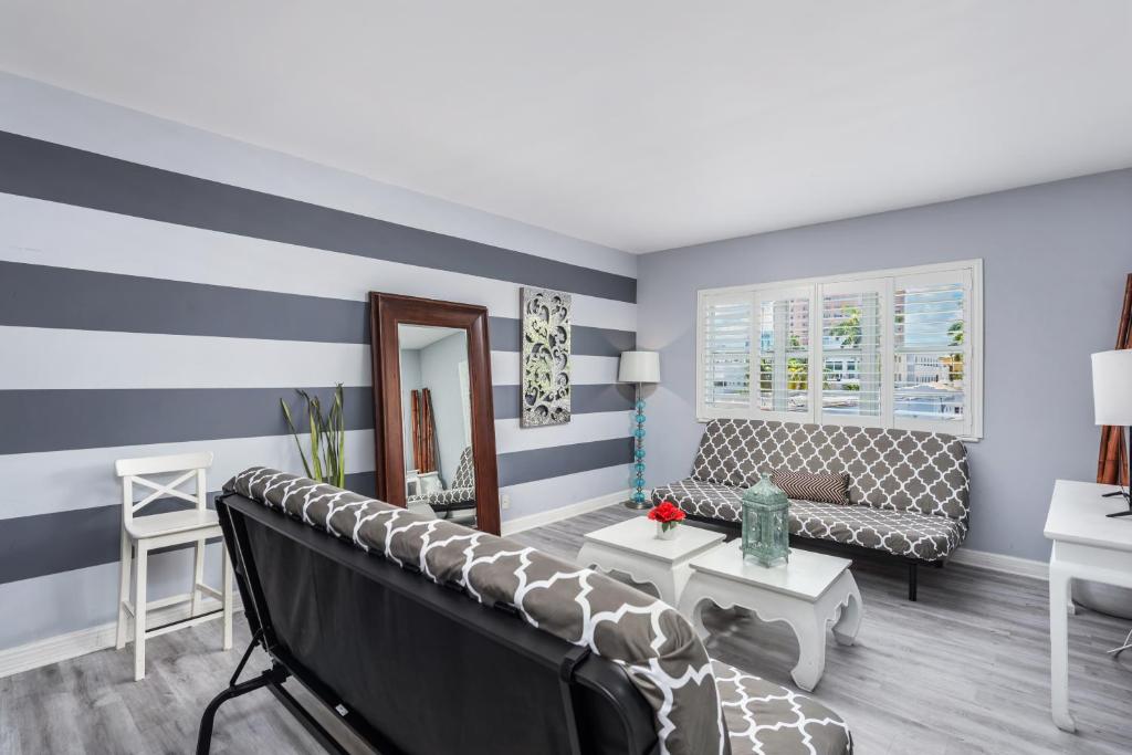 South Beach Suites in Ocean Drive image