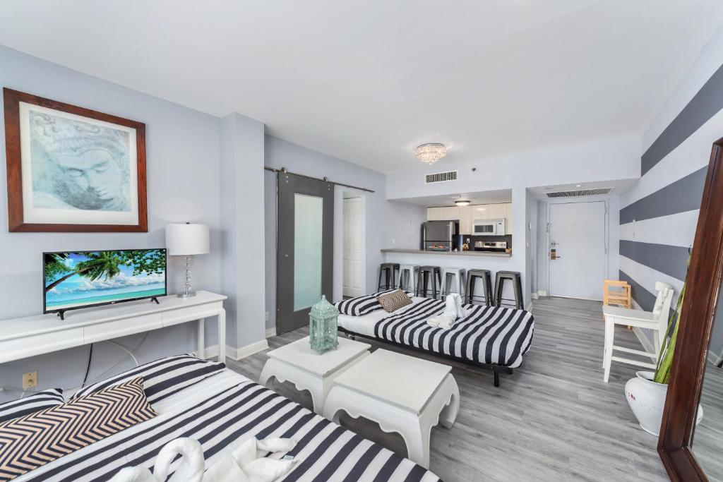 Апартаменты (Апартаменты Делюкс), South Beach Suites in Ocean Drive