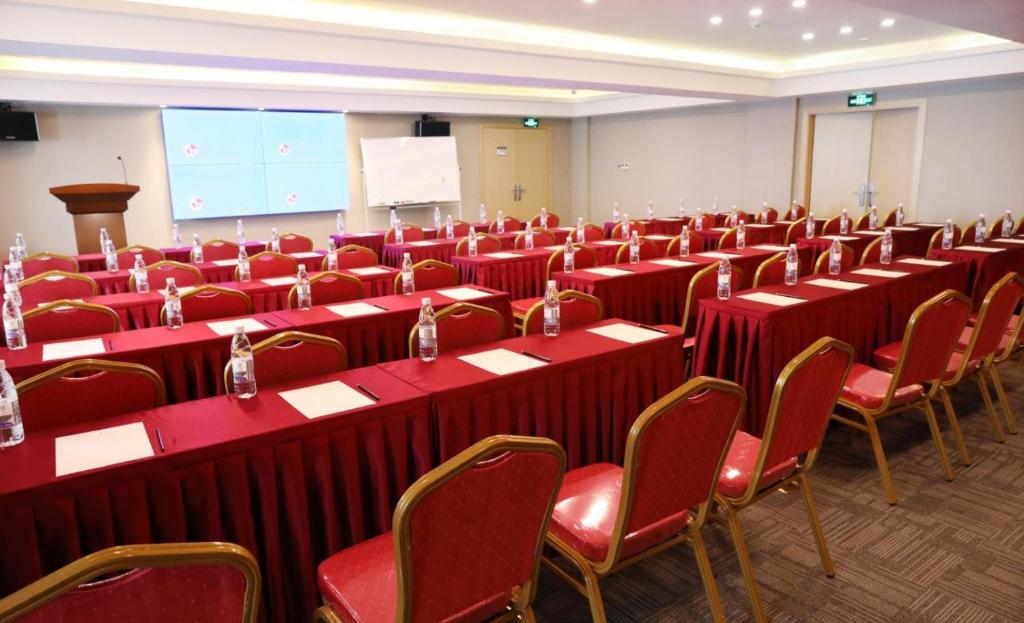 Lavande Hotel Dongguan Humen Square photo 3