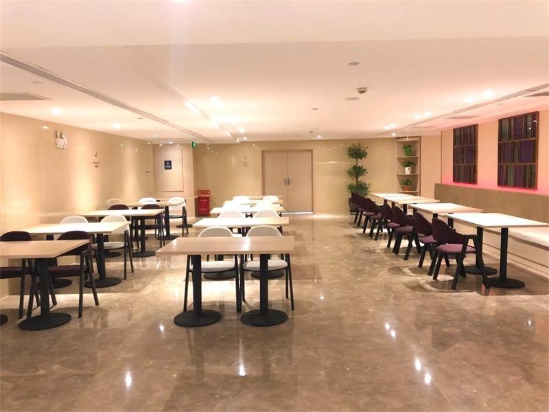 Lavande Hotel Turpan Grand Cross photo 2