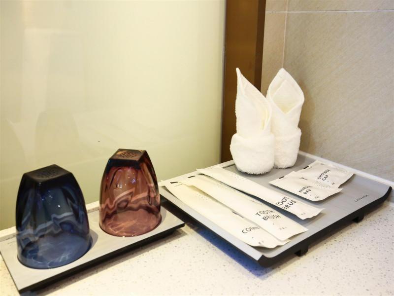 Lavande Hotel Turpan Grand Cross photo 3