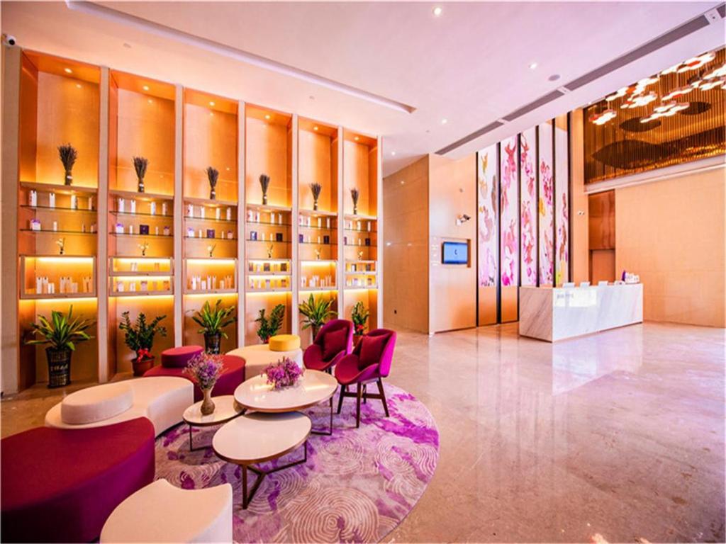 Lavande Hotel Jiangmen Golf Club photo 1