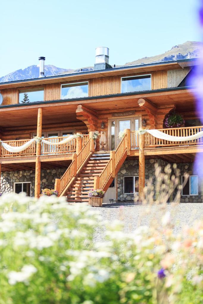 Majestic Valley Wilderness Lodge - Tap to explore photos