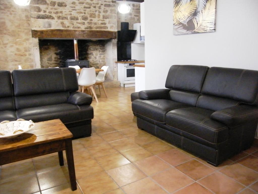 LOU CHASTEL, DEMEURE PERIGOURDINE CLIMATISEE avec PISCINE PRIVEE et CHAUFFEE photo 3