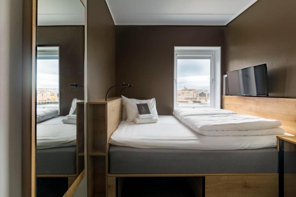 Smarthotel Hammerfest - Tap to explore photos