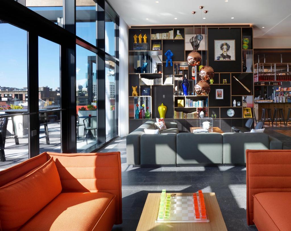 citizenM Boston North Station image