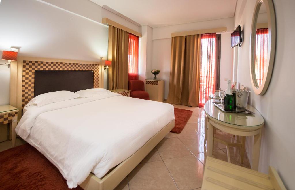 Premier Agrinio Heart Hotel photo 4