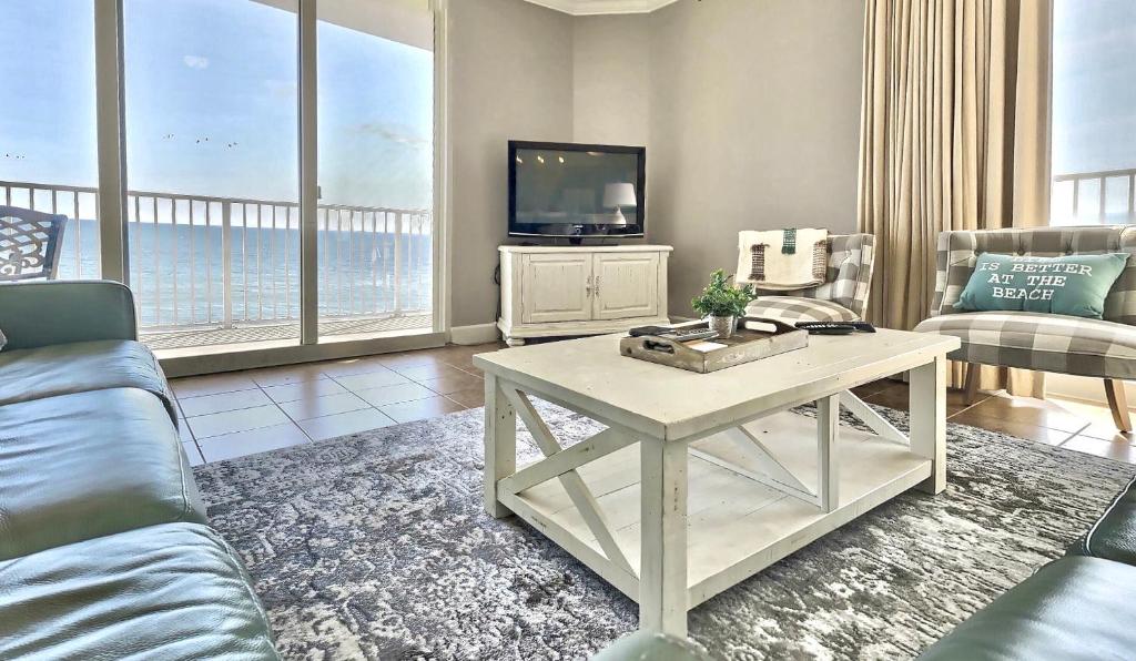 Happy Ours - Tidewater 2200 sq.ft. corner beachfront - sleeps 15 photo 2