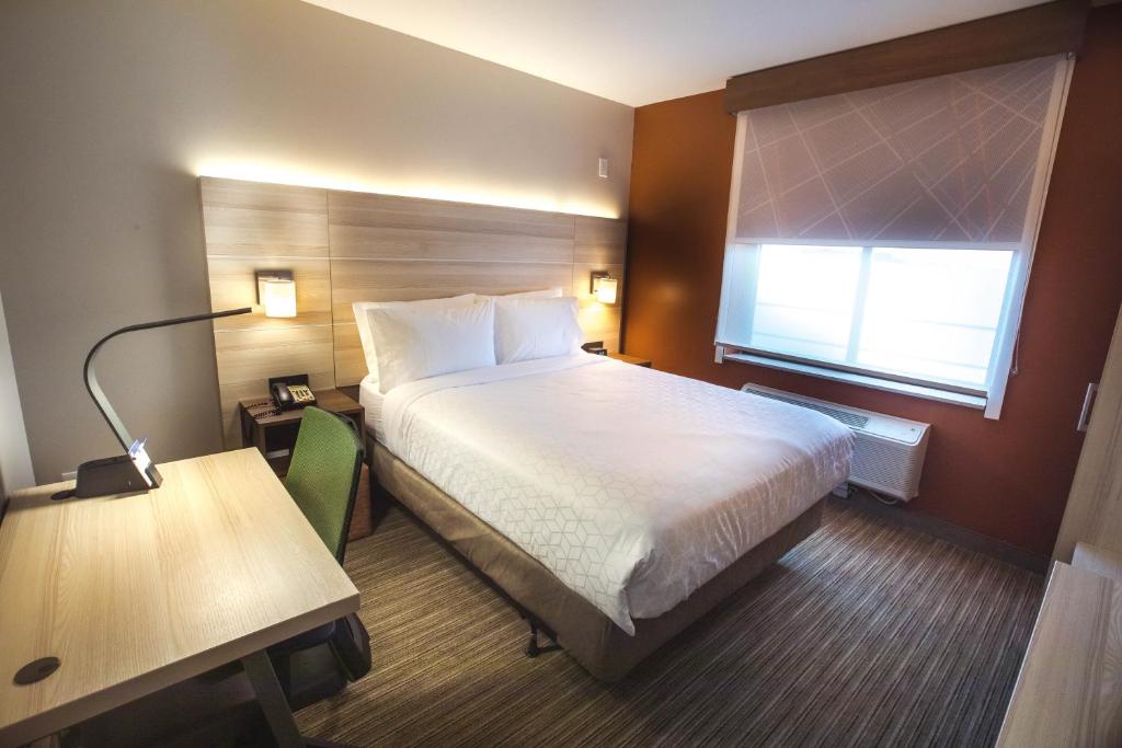 Двухместный (Номер с кроватью размера «king-size»), Holiday Inn Express Staten Island West, an IHG Hotel