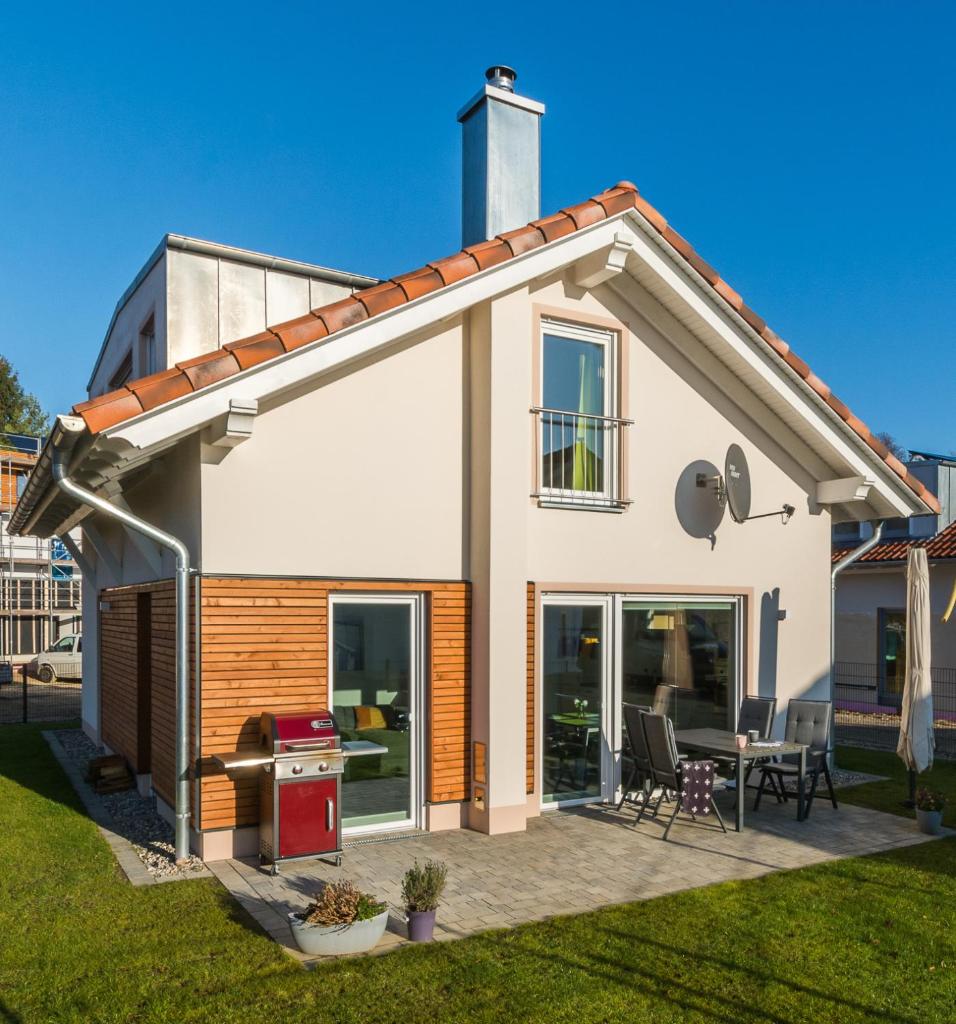 Neu!!! Ferienhaus-See-Sauna-Kamin-5 Sterne-102m² photo 1