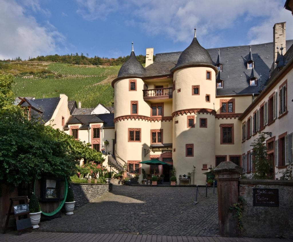 Hotel Schloss Zell photo 2