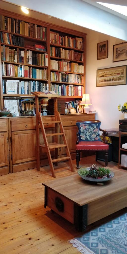 Les Glycines Bed & Breakfast photo 3