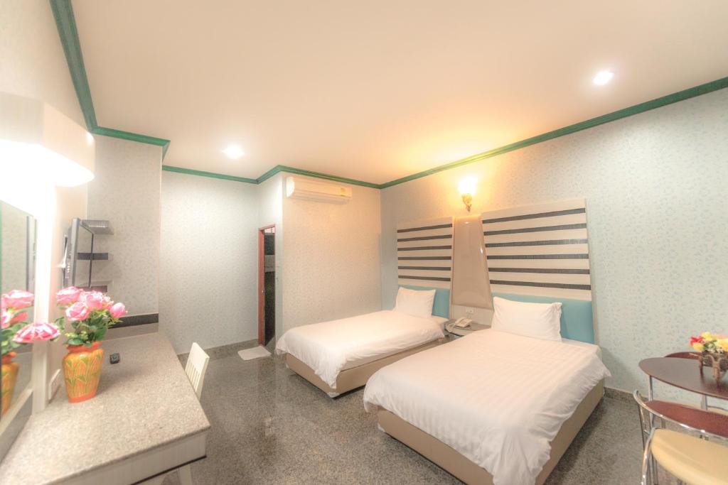 Martina Hotel Surin photo 4