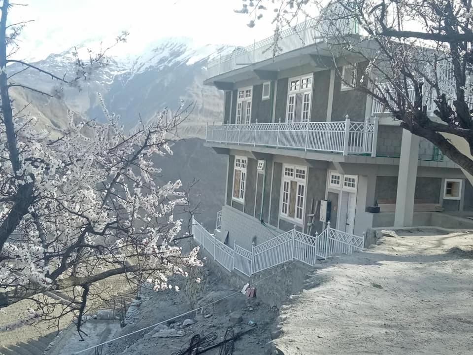 Hunza Holiday Inn photo 1