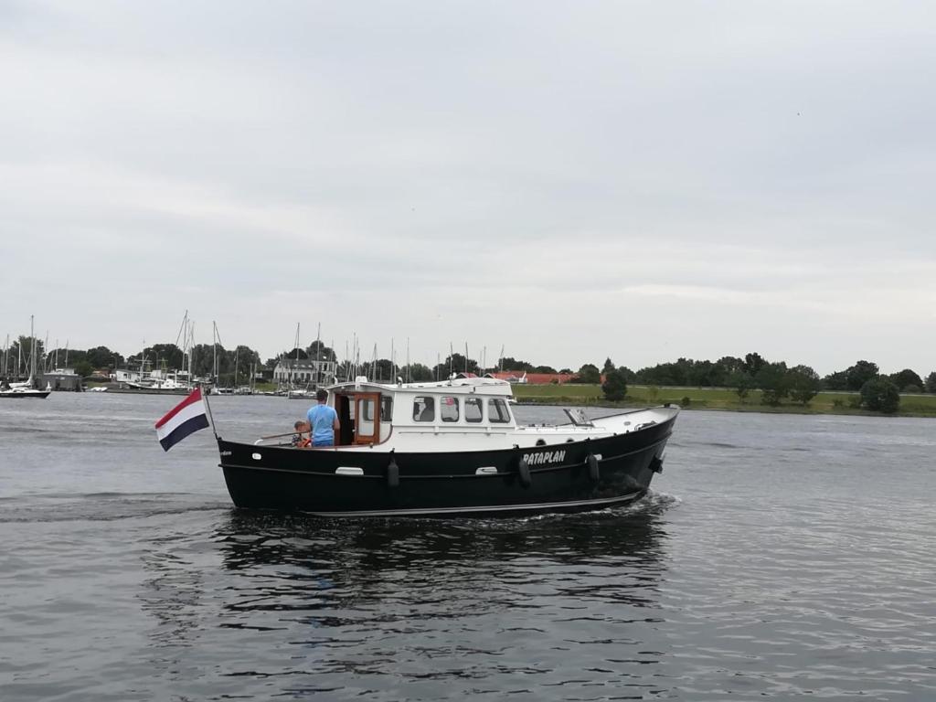 Privé B&B Motorsailer Rataplan photo 1