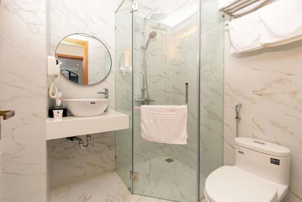 OYO 541 Maple Suite Hotel