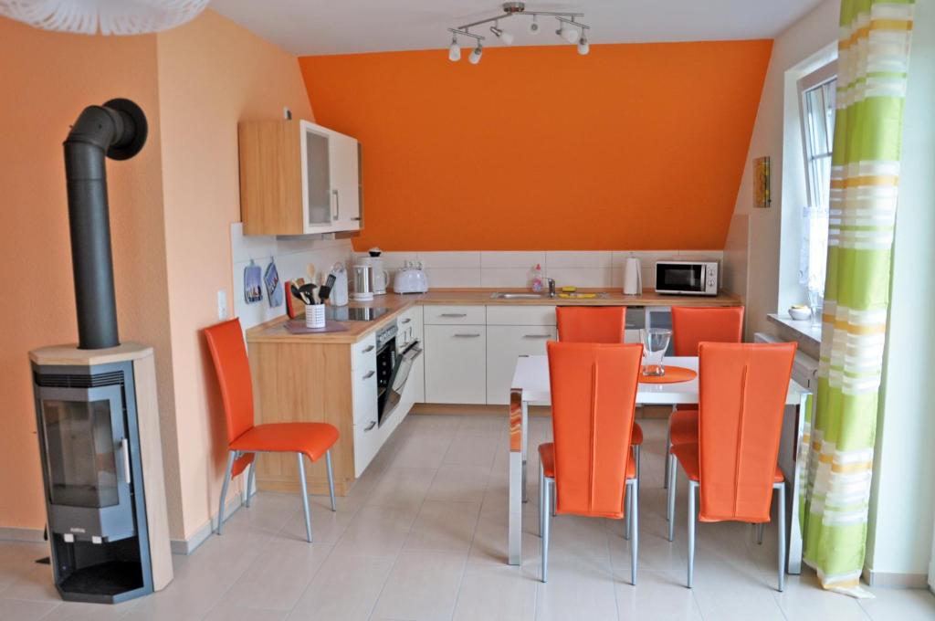 Ferienhaus Müritzbrise / OG-Appartement photo 1