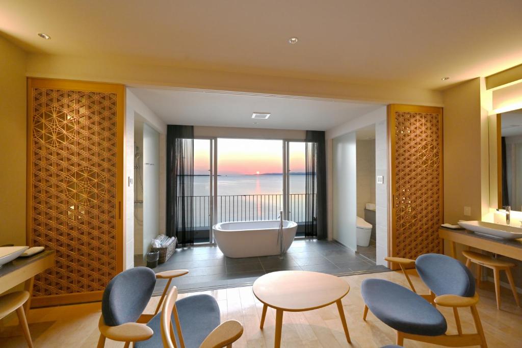 Beach Hotel Sunshine photo 2