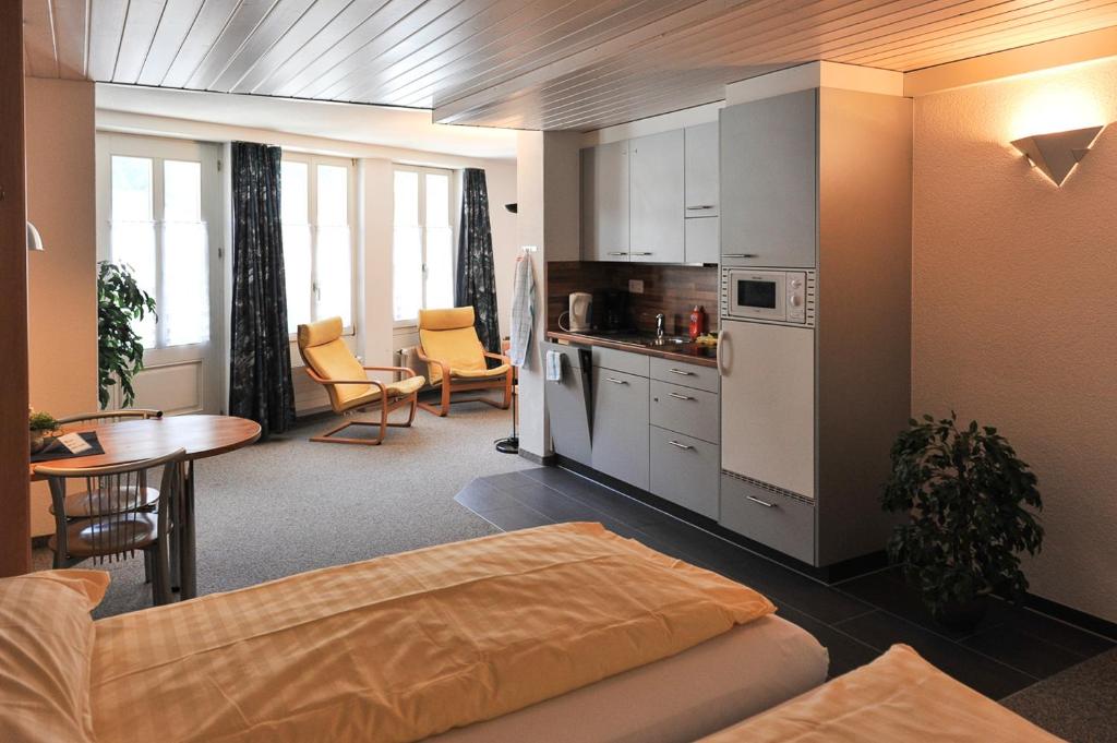 Hotel Oberland photo 1
