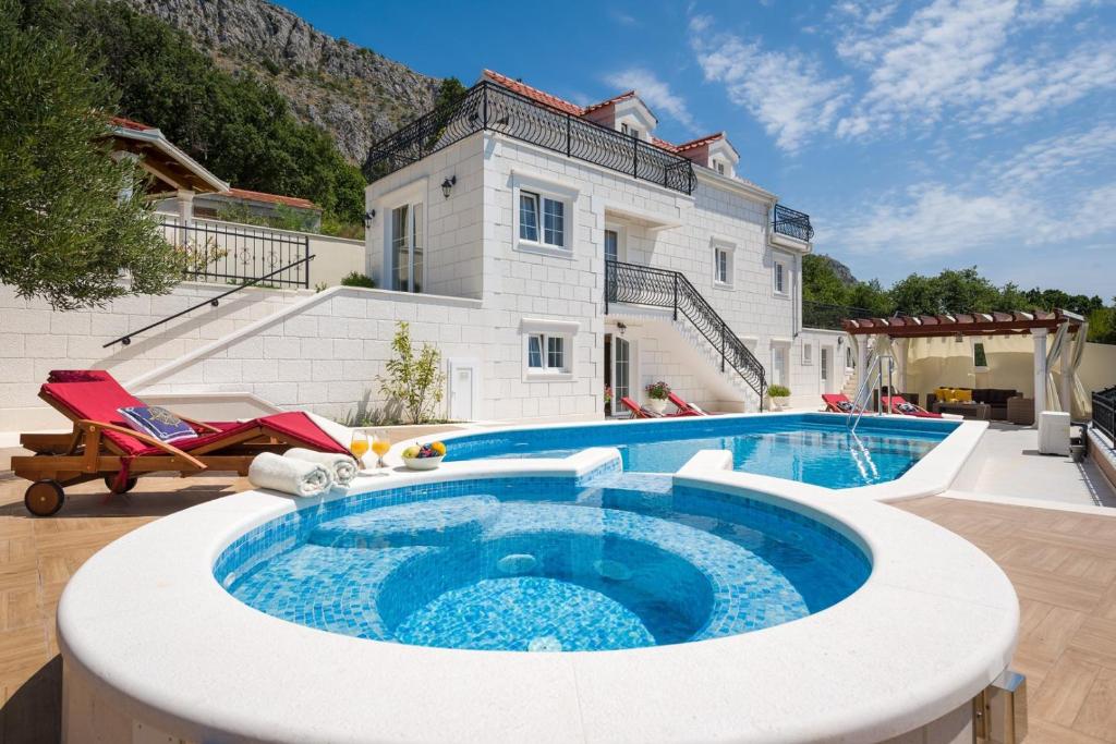Luxury VILLA MAJA with whirlpool, heated pool, gym, sauna, panoramic sea views photo 1