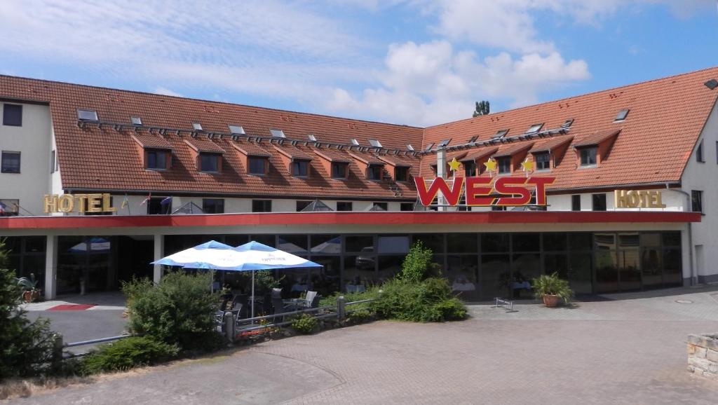 WEST Hotel an der Sächsischen Weinstrasse photo 2