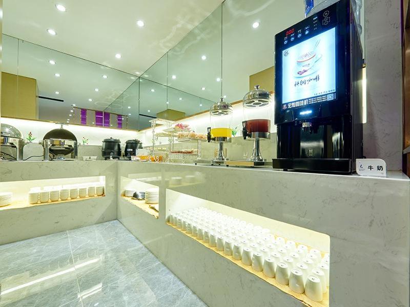 Lavande Hotel Changchun Peoples Square photo 3
