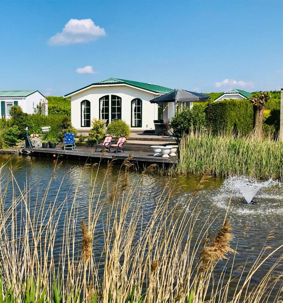 De Parel van Zeeland met jacuzzi en sauna photo 2