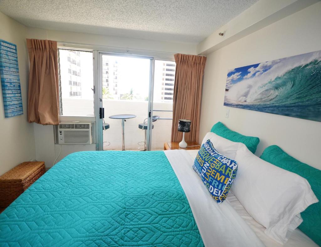Kuhio Village 810A KING Studio, Waikiki Ocean View! image