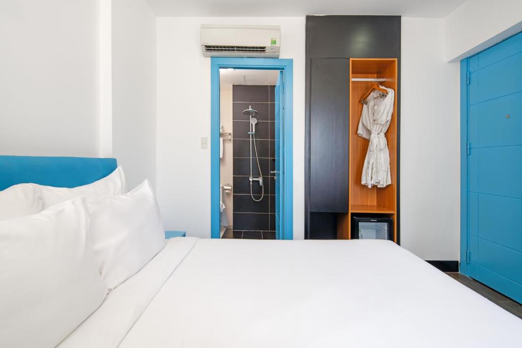 Двухместный (Улучшенный двухместный номер с 1 кроватью), Platinum Danang Hotel