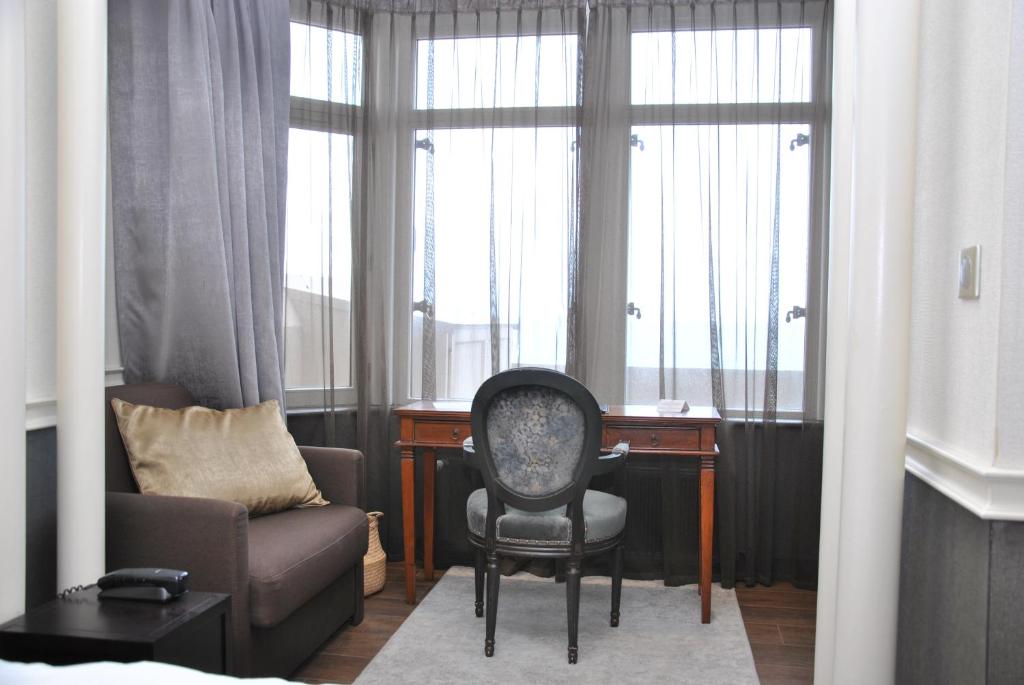 Двухместный (Двухместный номер с эркером с видом на море и террасу), Hôtel Beaufort