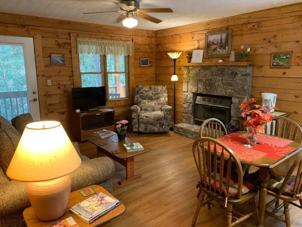 Misty Creek Log Cabins image