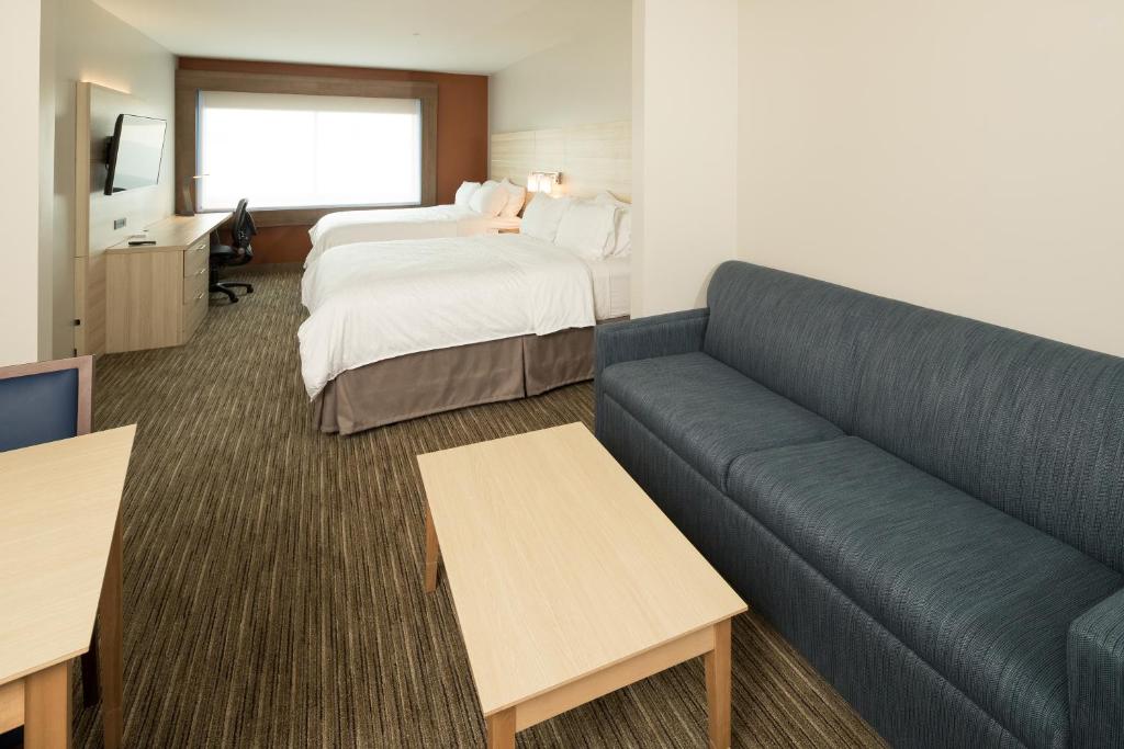 Holiday Inn Express & Suites - Auburn, an IHG Hotel photo 4