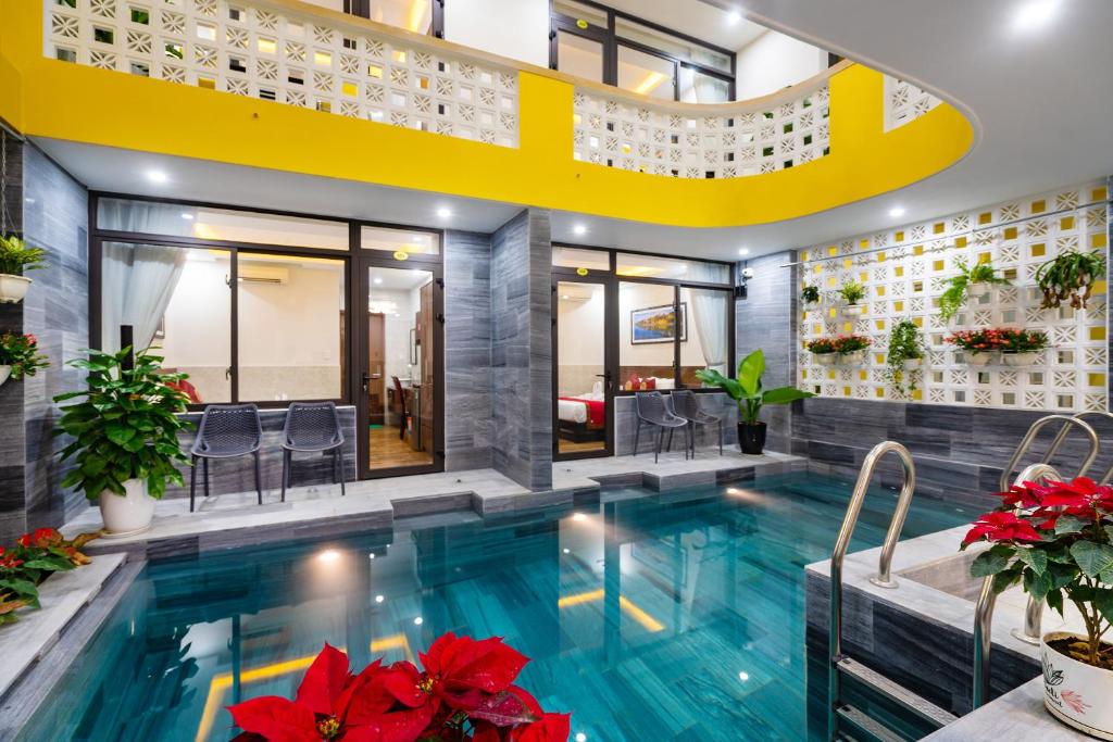 The Lit Villa