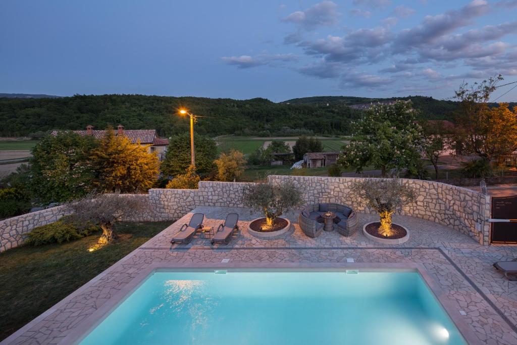 Villa Vesna with sauna, hot tub photo 3